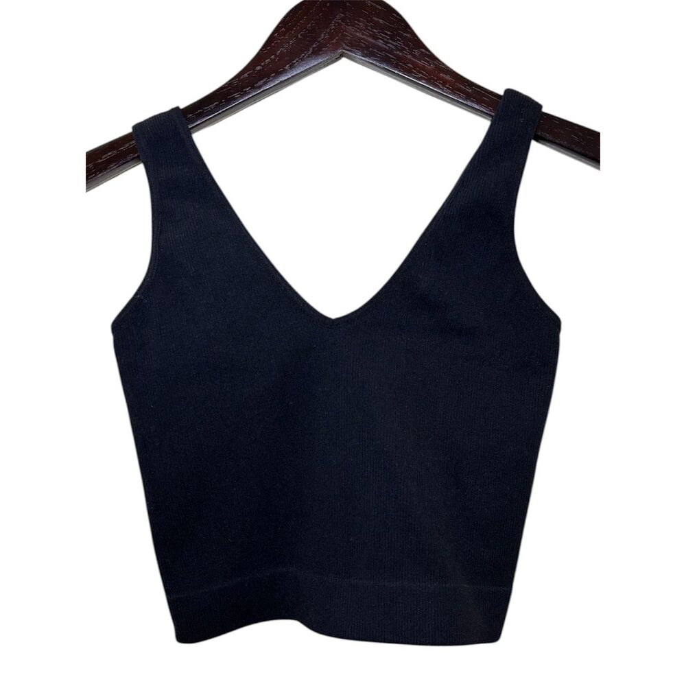 Paradise Fashion USA V-Neck Ribbed Crop Tank Top Black Size M/L Medium/Large